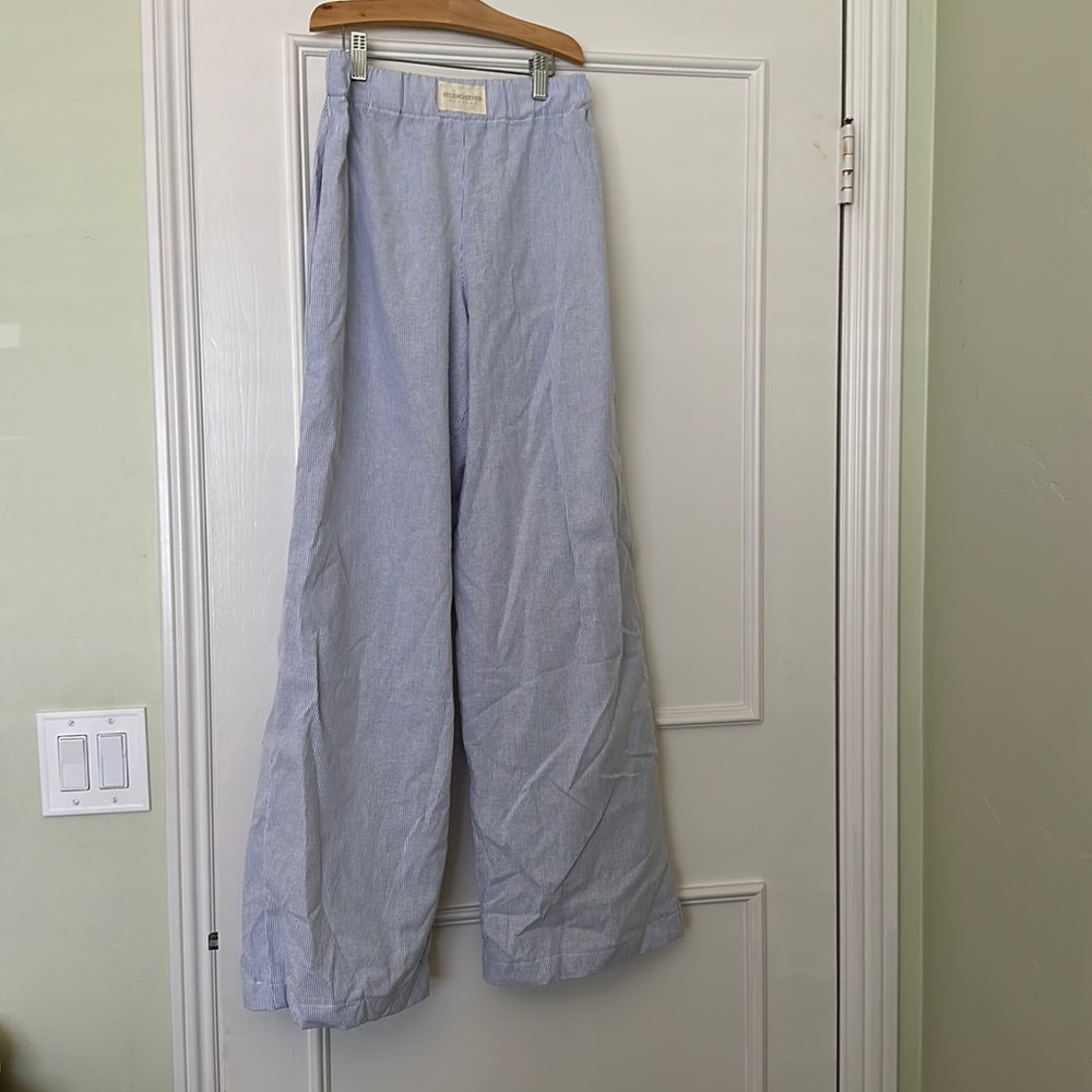 STUDIO SEVEN- blue and white pants